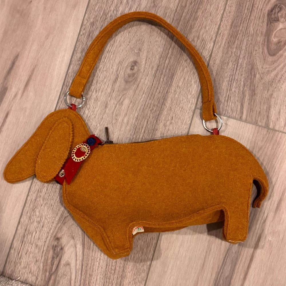 T.A.C.S. Casentino Mania Wool Felt Dachshund dog-shaped Novelty Purse